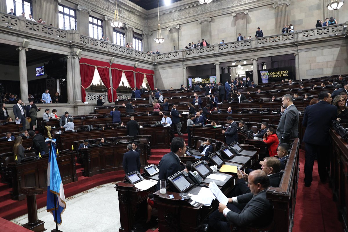 EmisorasUnidas's tweet photo. #AHORA Queda aprobada de urgencia nacional la ley temporal de subsidios para la reconstrucción de viviendas afectadas por sismos programa que será dirigido por el Mides. Al decreto le corresponde el número 16 2025. Vía Dayana Rashon https://t.co/LQugOGoyEb