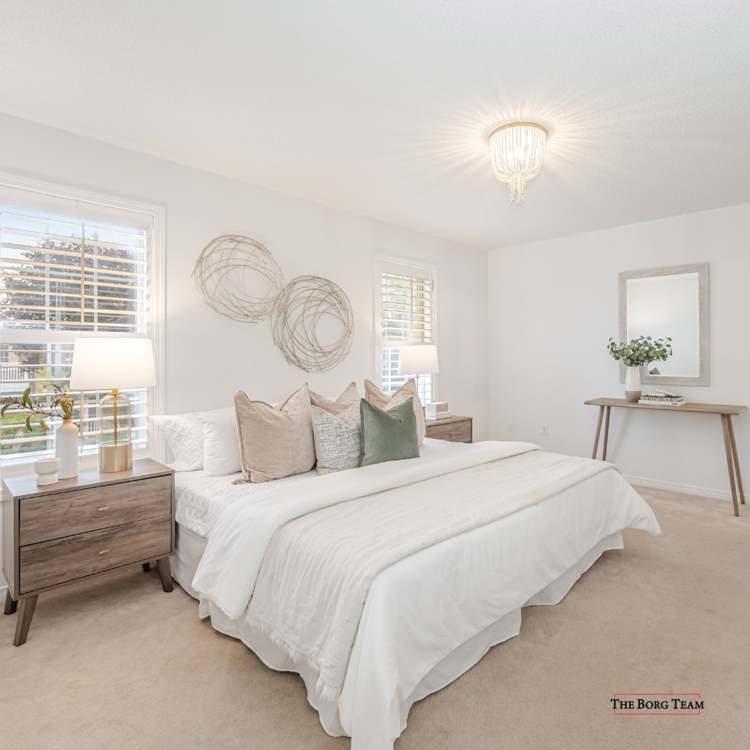 FOR LEASE - 1137 Meadowgrove Court
Welcome to beautiful Old Meadowvale Village, one of Mississauga’s most desirable communities!
This bright, freshly painted 3-bedroom 3 bathroom home is move-in ready. #theborgteam #meadowvalevillage #mississauga #jeffborg