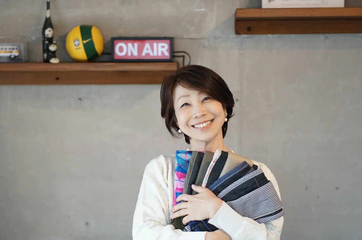 commercemedia1's tweet photo. 【記事公開📢】
「起業 or 会社員」だけじゃない。裁量はそのまま、チームで伸ばす“第三の選択肢”。
元一人会社の代表が、組織の力で成果を伸ばした働き方とは？

コマースメディアではライブコマース・SNS運用・EC運営を行う仲間を募集しています！

こちらからチェック👇
https://t.co/oTAtXAgoTR https://t.co/q3HP2uS6yf