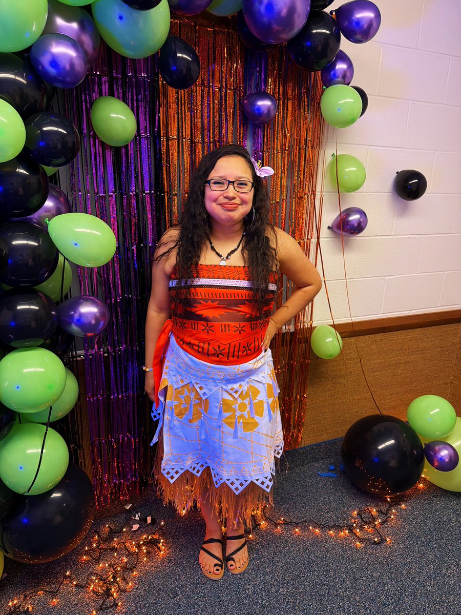 ShortyyKat_x3's tweet photo. I’m 99.9% sure I’m a Disney princess 💖🏰✨🫶🏼 #NationalPrincessDay 👑 #Aurora 🩷 #Moana 🧡 #Cinderella 🩵 https://t.co/PmRHMbHzXm
