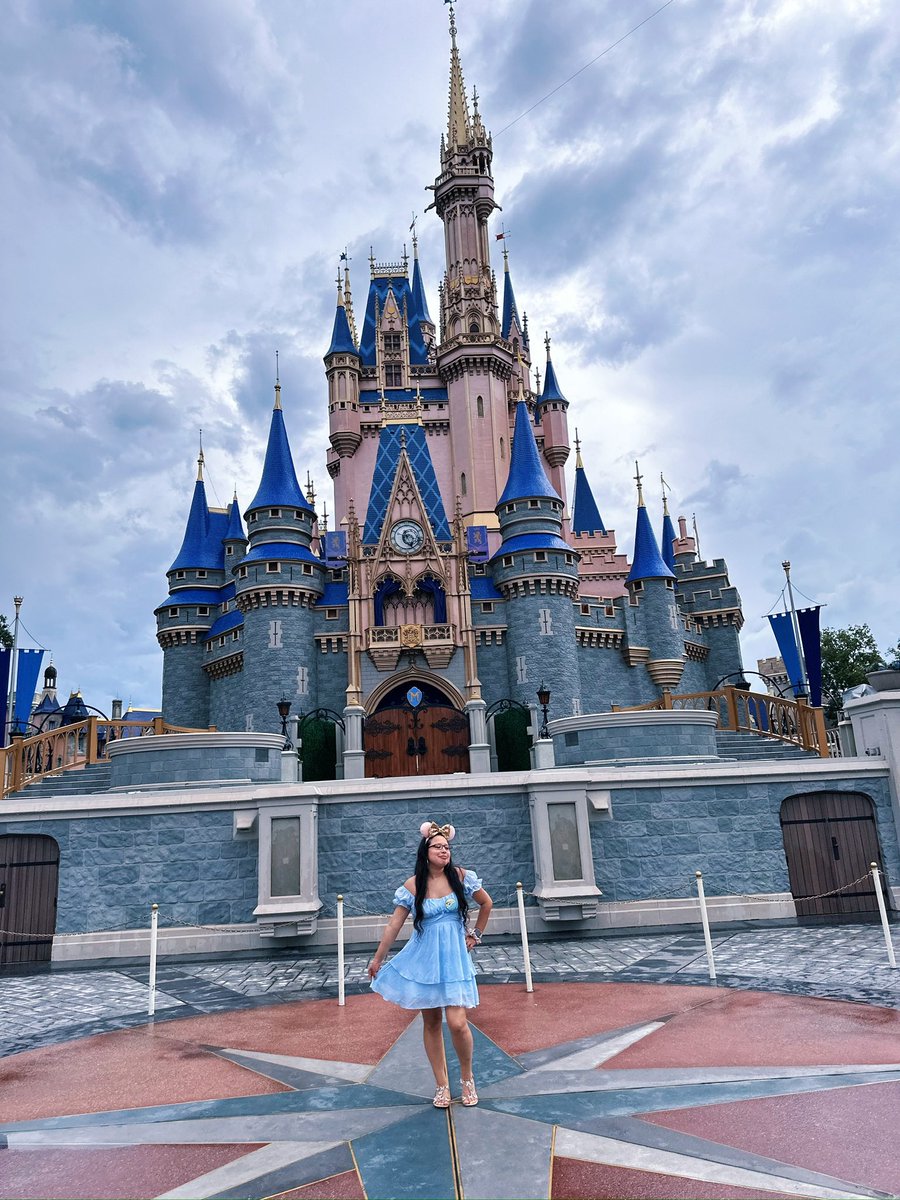 ShortyyKat_x3's tweet photo. I’m 99.9% sure I’m a Disney princess 💖🏰✨🫶🏼 #NationalPrincessDay 👑 #Aurora 🩷 #Moana 🧡 #Cinderella 🩵 https://t.co/PmRHMbHzXm