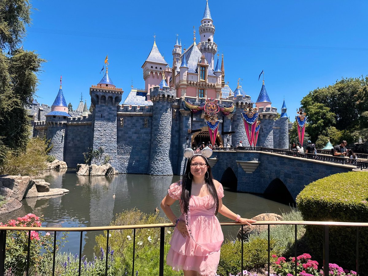 ShortyyKat_x3's tweet photo. I’m 99.9% sure I’m a Disney princess 💖🏰✨🫶🏼 #NationalPrincessDay 👑 #Aurora 🩷 #Moana 🧡 #Cinderella 🩵 https://t.co/PmRHMbHzXm