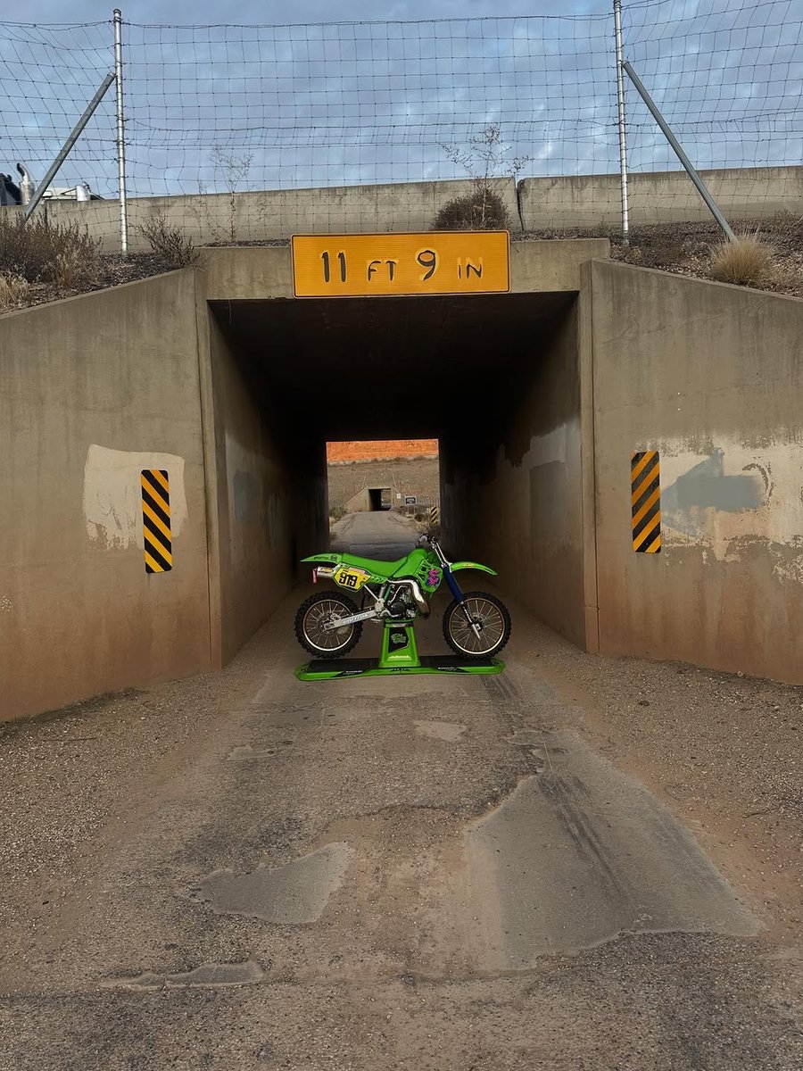 Two stroke Tuesday with @jaycecannon192 beast of a KX500!

#RideDunlop #RaceDunlop #Dunlop #MX34 #Kawasaki #KX500 #TwoStroke #TwoStrokeTuesday