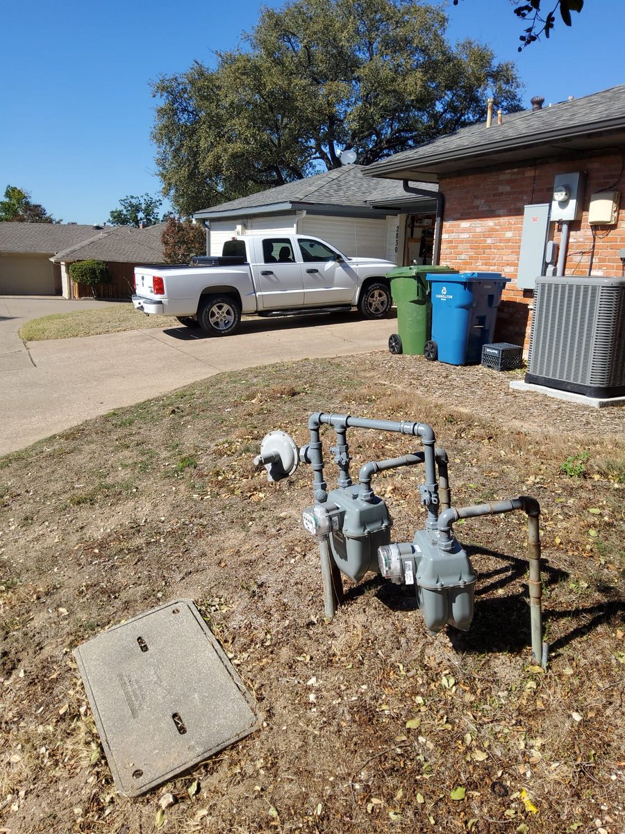 Aubrey_Plumbing's tweet image. 💨 Atmos found a gas leak under a neighbor's driveway! We discussed options with the homeowner, who plans to replace the yard line after checking with insurance. Stay tuned! #AubreyPlumbing #DFWPlumber #GasLineRepair