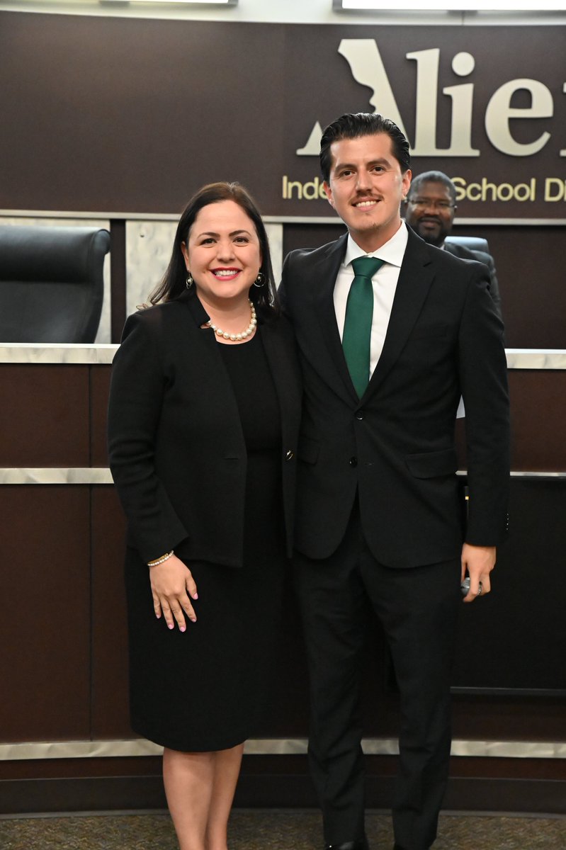 AliefISD's tweet image. Isaac Perez was officially sworn in by Texas House Representative Ana Hernandez (District 143). We welcome Trustee Perez and look forward to his contributions to the Board. #AliefProud