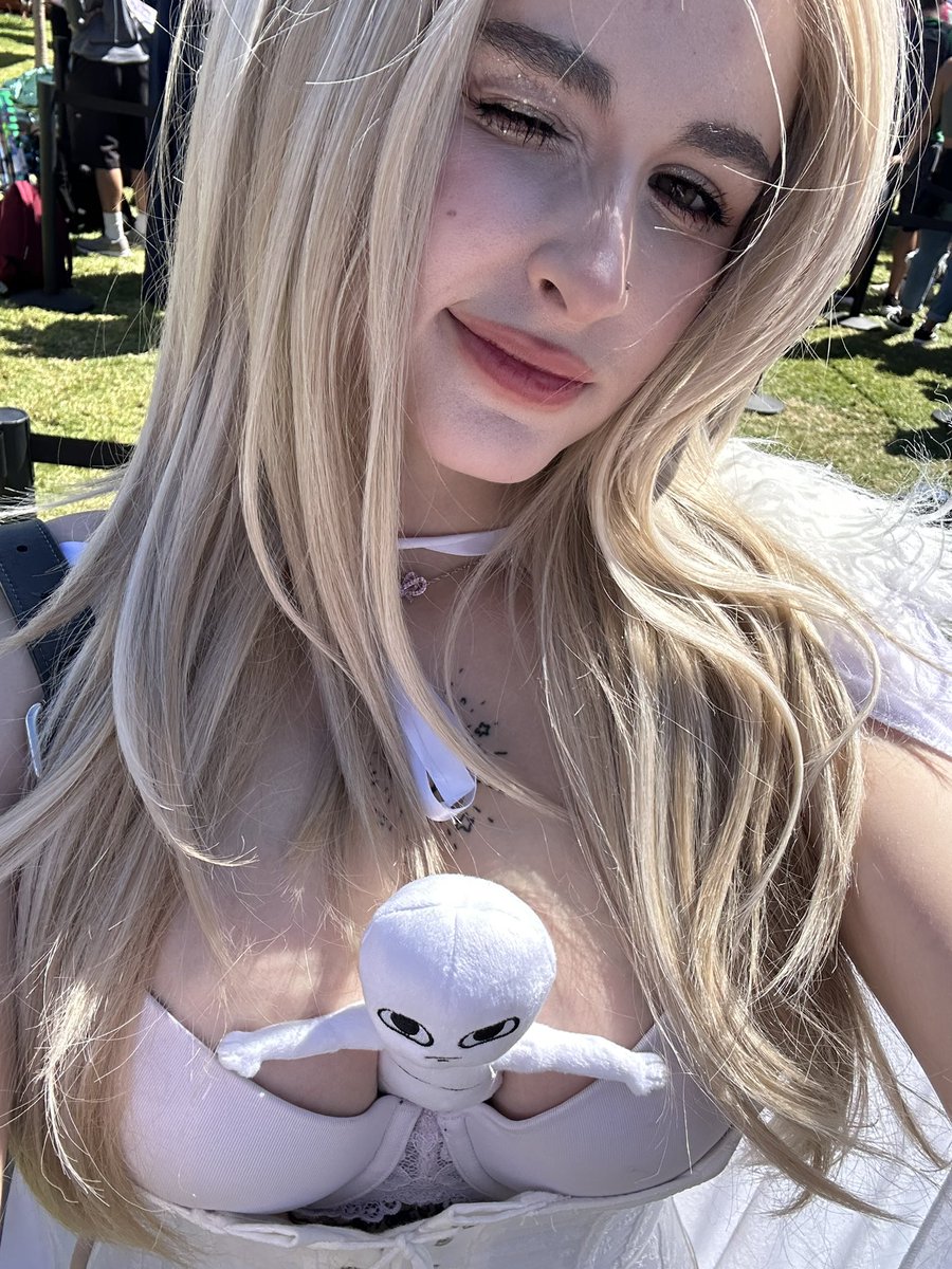 I love that I’m autistic and have a harem of wives