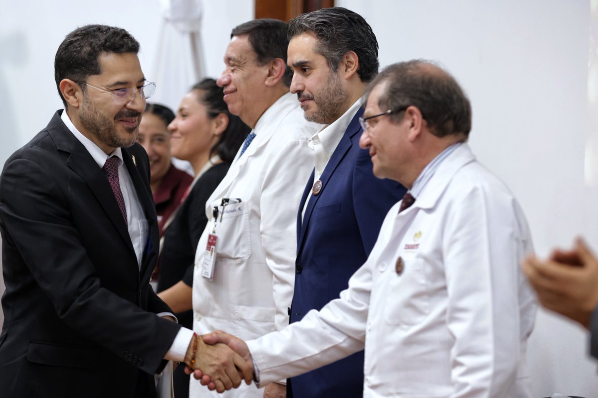 ISSSTE_mx's tweet image. 🤩 Asimismo, se destacó la ampliación de capacidades del hospital: nuevas camas, equipos de hemodinamia, obras concluidas y una infraestructura que sigue creciendo para responder a las y los derechohabientes.  🩺🛏️🩸

🎉 ¡Celebramos 46 años de historia, servicio y comunidad! 🎊…