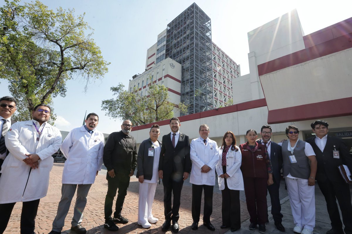 ISSSTE_mx's tweet image. 😉 El director general, @martibatres, encabezó la reinauguración de los pisos 5 y 6 del Hospital Regional “Gral. Ignacio Zaragoza”, un encuentro que reafirma el compromiso del #ISSSTE con la salud, la dignidad y el bienestar de nuestra derechohabiencia. 🏥✨

👏 Se reconoció la…