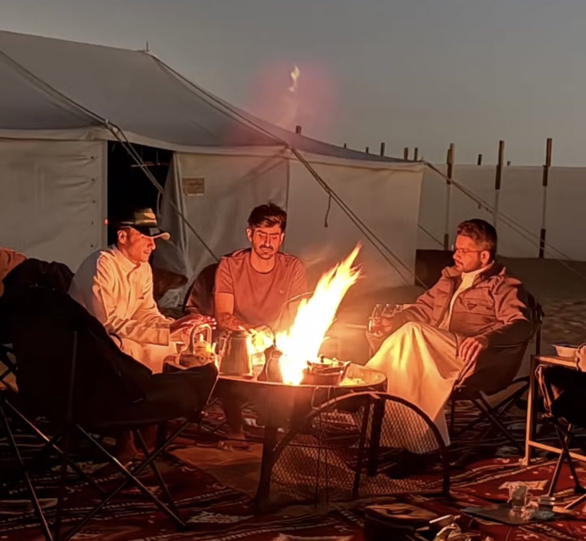 ياحظ الواقع بس ان هذا الشخص اعترف فيها ودخلها وبيكون مقدم فيها مستقبلاً
ماشاء الله تبارك الله ياكمية الهيبة