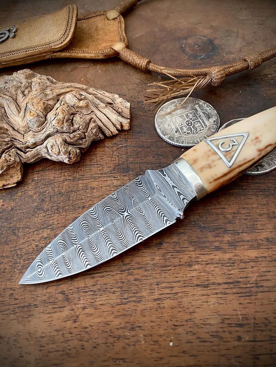 JohnnyDeppLoveo's tweet image. Beautiful handmade piece! 
Credits to @nicanorcrotto

#JohnnyDepp