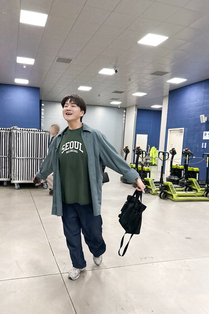 official_fore's tweet image. [🎂]

파랑새가 잠을 깨우는 시간💙

#가장빛나던날_901119
#영원한_숲별의_사랑둥이_생일축하해
#조민규_전라남도여수시사곡리산94