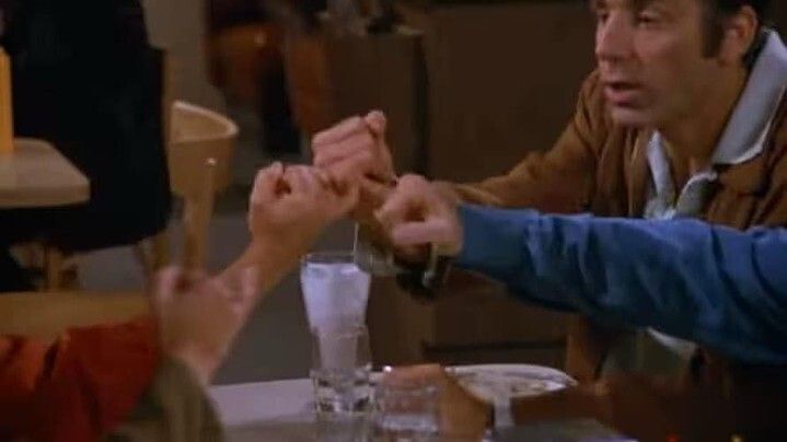 PIUpdate's tweet image. 📺 November 18, 1992: Highly regarded by most fans as their No. 1 favorite episode of the classic sitcom “Seinfeld“, “The Contest” debuted on NBC.

George Costanza (Jason Alexander) gets caught not being “master of his own domain” by his mother. She fall… instagr.am/p/DROH9FUj9mV/