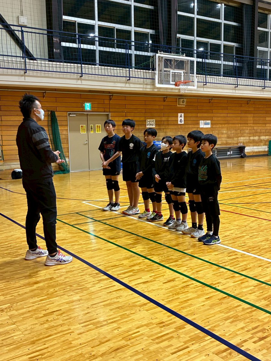 rubicks_iruma's tweet image. 本日は夜練習🏐ちょっと体調不良者が多いですな😅
練習前に予防できることを挙げてみました✋️
よく寝る　よく食べる　マスクをする　消毒をする　手洗いうがいをする！
あと何かあったかな!?
何にせよ皆なんとか耐えてくれぇ😂