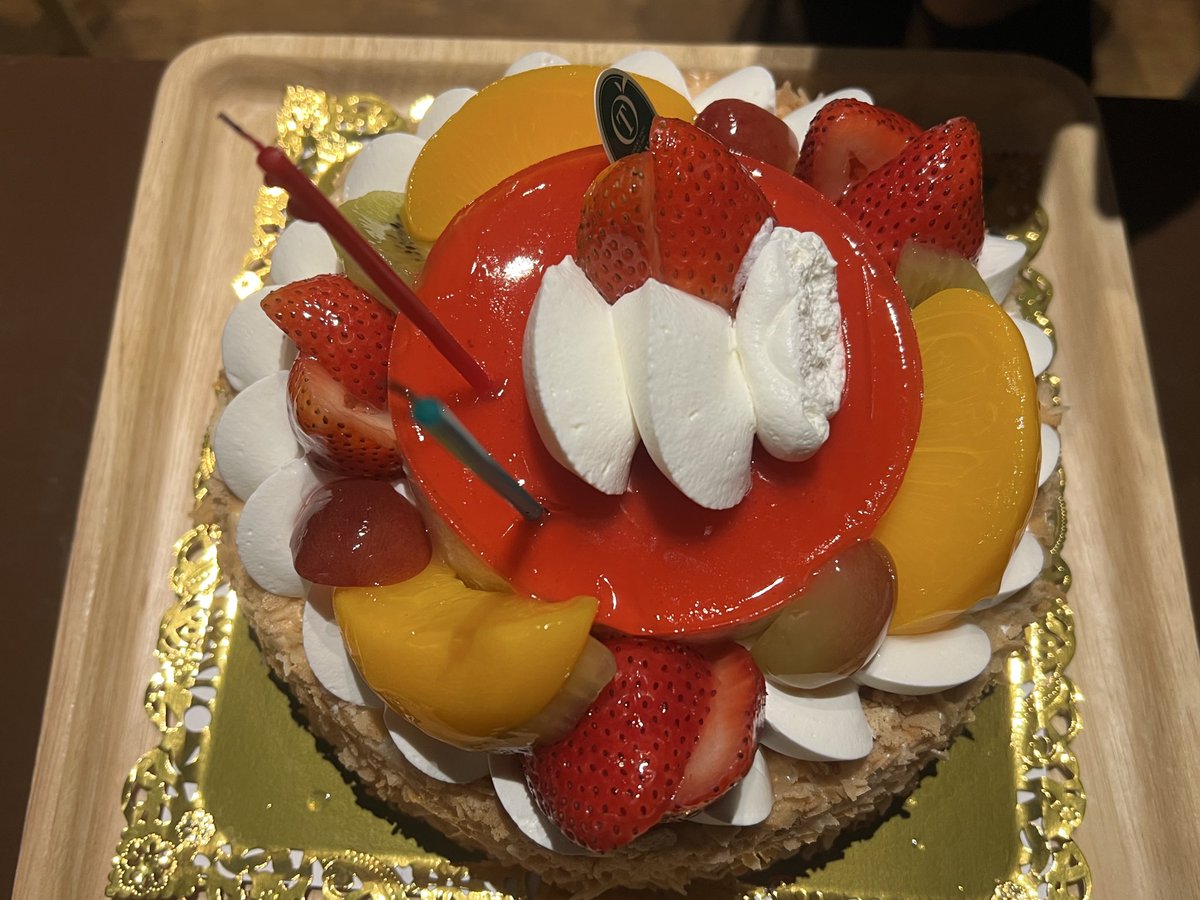 DAIMONKINUKA's tweet photo. 後ほどBlog更新もしますよわん！！🥳🥳
狐華生誕祭🦊　2人は若いけど、私よりしっかりもので、いつも支えてくださる2人🥳

また来年もこの場所で、笑ってお祝いできるように　きぬかも邁進して参ります！🥳

🦊akaneちゃん
@akane_song_a 
新しい衣装かな🥳すごい似合って可愛い😍
髪色も金髪なイメージだったけど、、
大人っぽくなり大人なOLなイメージ🥳
オリジナル作品も増えてステージもキラキラで堂々としていて　感動だよ💕💕

🦊ユウちゃん
@yuuyuu66686 
るぴ♡なすからボイストレーニング受けてきたから本当に歌にしっかり自信もてるようになったよね🥳
またまた24日のオフ会もたのしみだね！！
沢山自信持って　狐華の活動もすごいこれからきぬかも支えていきます！

🦊狐華
@kmgrkikka 
大成長をしていく若手ガールズユニット
狐華　の生誕祭が昨日無事　飯田橋 space withで大成功！🥳🥳
ありがとうございました！

総合\ is21sound
@Is21Sound 
代表-むうむう
@muumuupanda