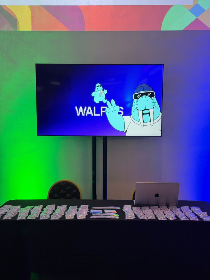 Walrus_VN's tweet image. Chào buổi sáng anh em!

Ai muốn rinh quà về nhà thì giơ tay nào 🙋🤩