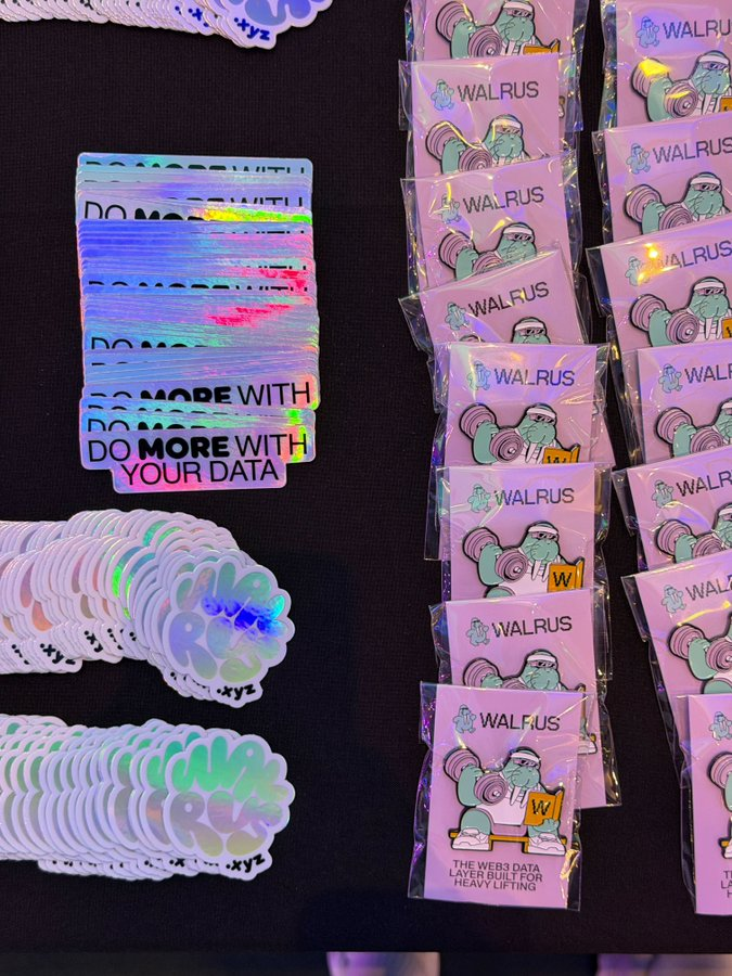 Walrus_VN's tweet image. Chào buổi sáng anh em!

Ai muốn rinh quà về nhà thì giơ tay nào 🙋🤩