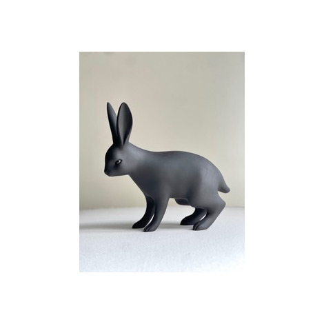 高島屋オンラインの企画にレジン作品を出品しています。
ふだん白で仕上げている Rabbit A のedition30のうち、21番目の作品を黒兎にしました。
検索ワード「土屋仁応」でご覧ください。
（掲載は11月29日午前10時までの期間限定です）
takashimaya.co.jp/shopping/
