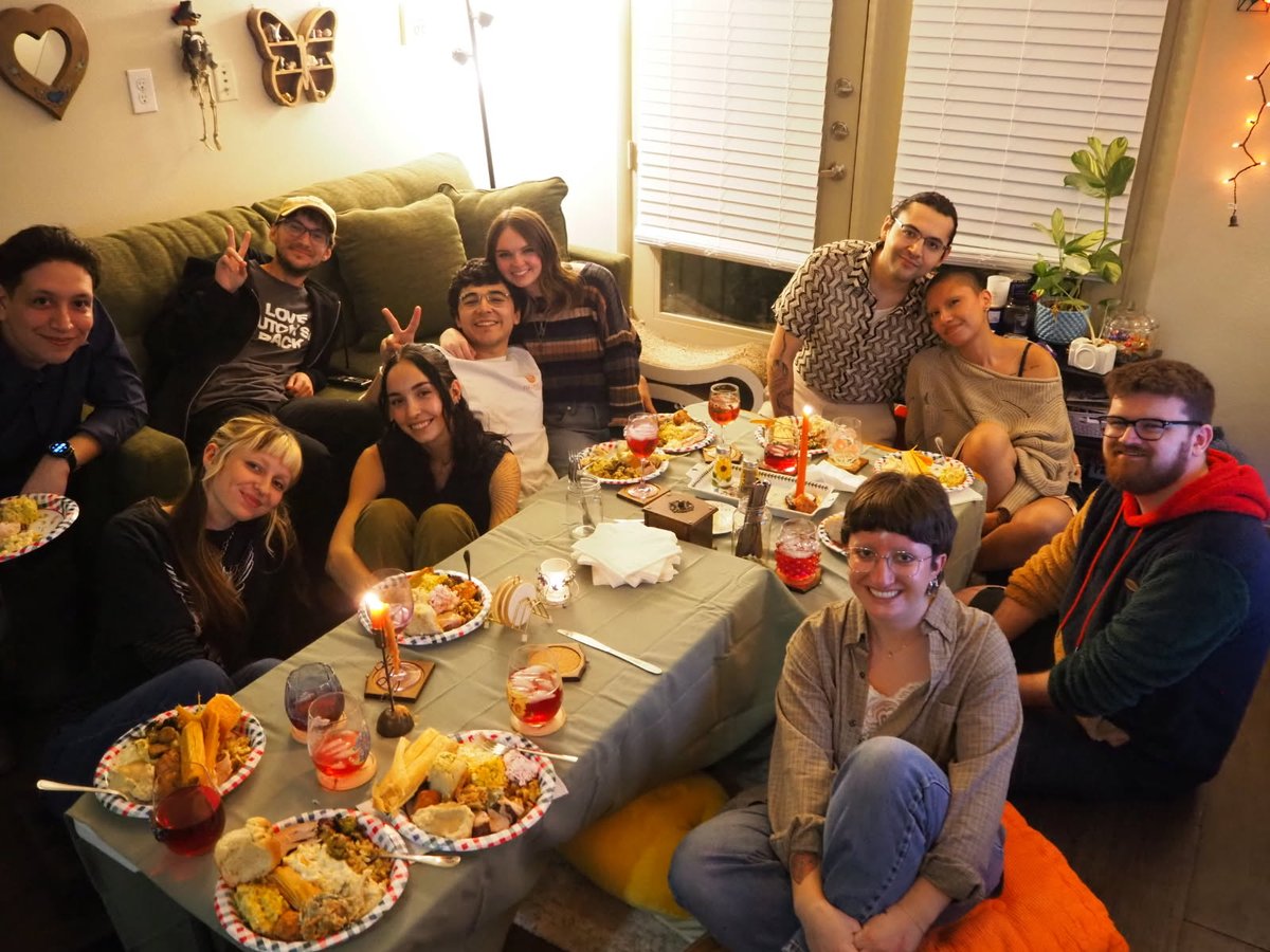 iEnglishBetter's tweet image. Friendsgiving was lit