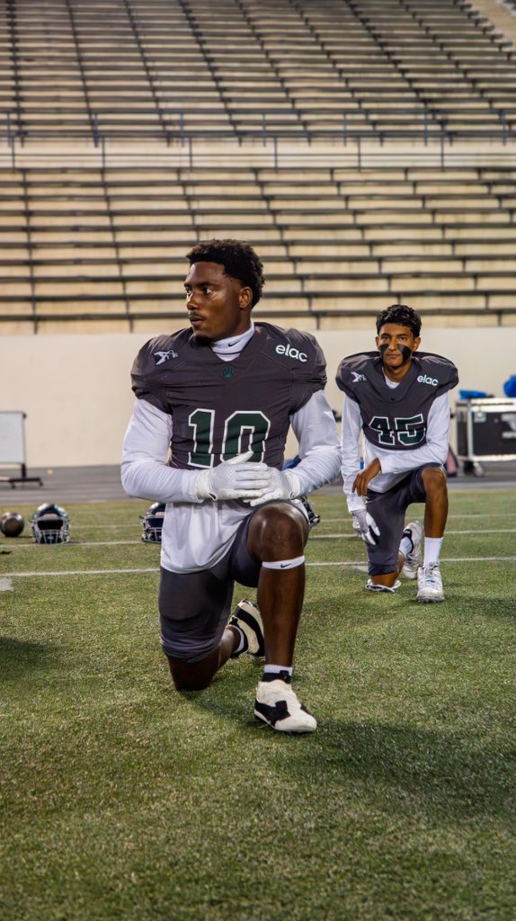 I’m seeing a lot of guys jumping in the portal, 👀 if you’re looking for a loyal playmaker who won’t switch up when things get tough, come recruit me. Highlight 👇🏿

hudl.com/v/2SYwDx