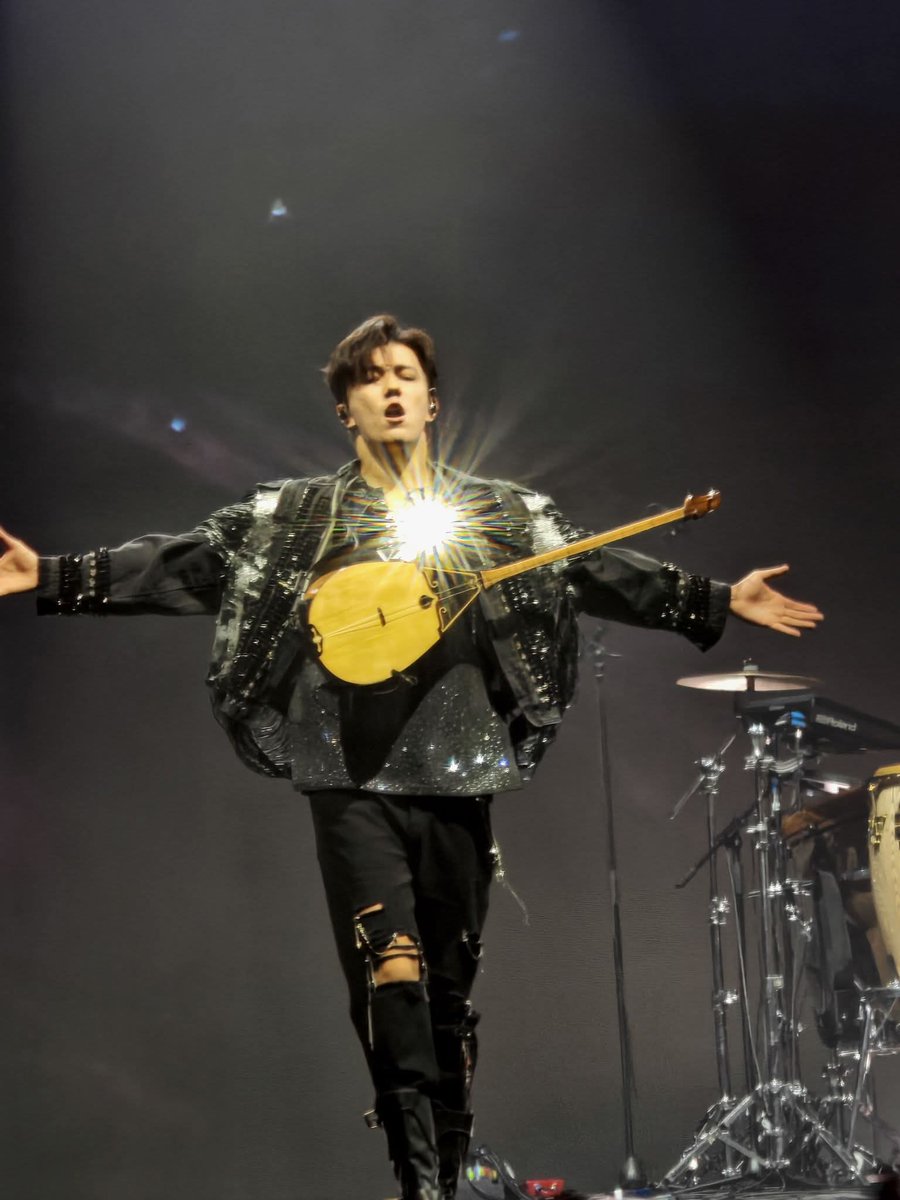 Cada melodía en la voz de <a href="/dimash_official/">Dimash Qudaibergen</a> es un pétalo de eternidad que se posa suavemente en el alma.
PYRAMIDS ECHO FESTIVAL
#DimashQudaibergen
Extraordinary Voice