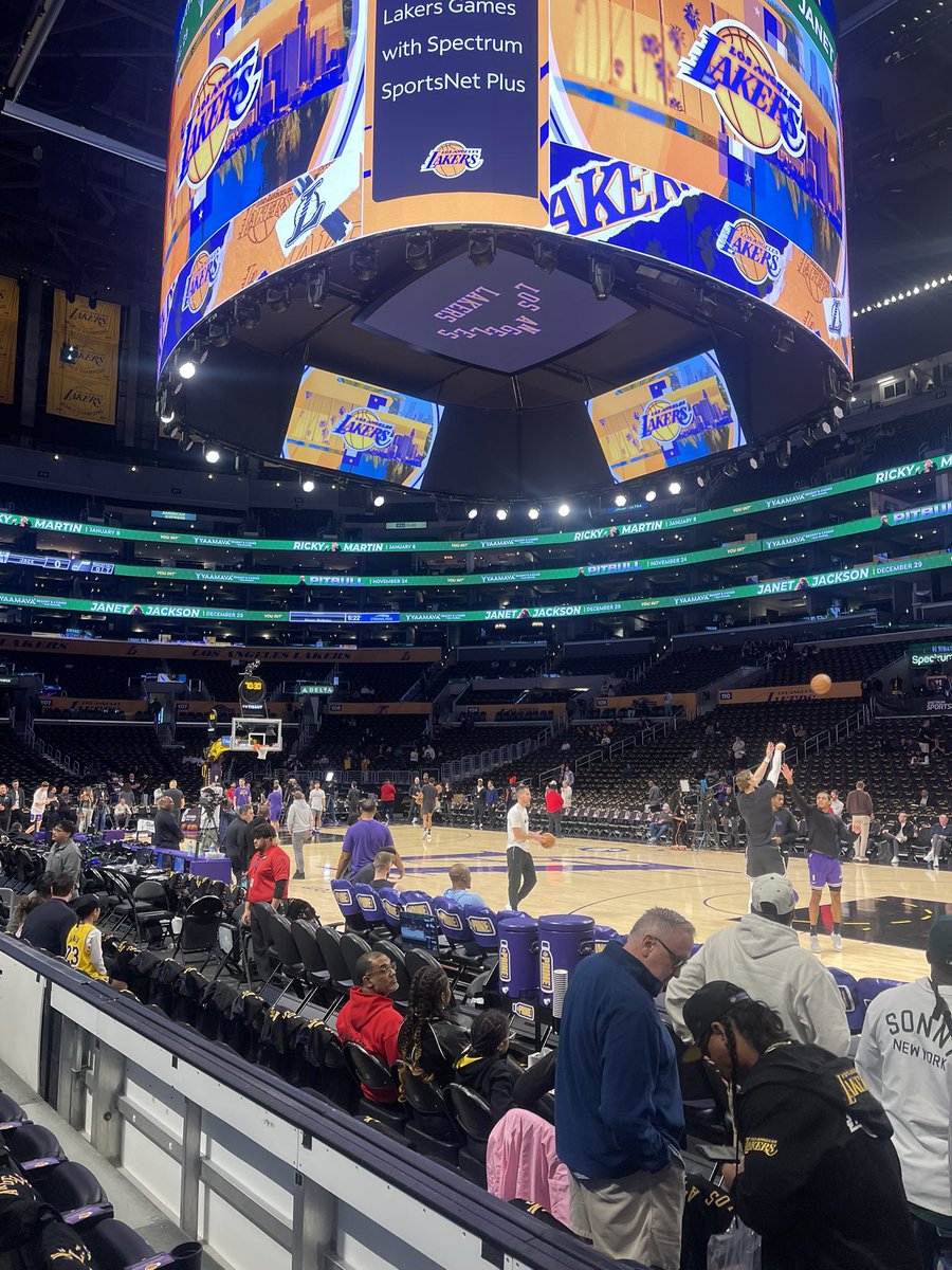 View for the Lakers game tonight👀

#ABL CRAFTED PLAYS BELOW👇
Luka Doncic 30+ pts (<a href="/BuildRoll24/">Build Your Bankroll</a>)
Isaiah Collier over 8.5 RA (<a href="/InfernoBetx/">Inferno Bets 🔥</a>)
Rui Hachimura over 11.5 pts (<a href="/r2rvince/">Chefbook</a>)
Utah Jazz +14.5 (<a href="/ElbertosPicks/">WizOfWagers</a>)

Drop a like if you’re tailing🖤 #Gambling𝕏