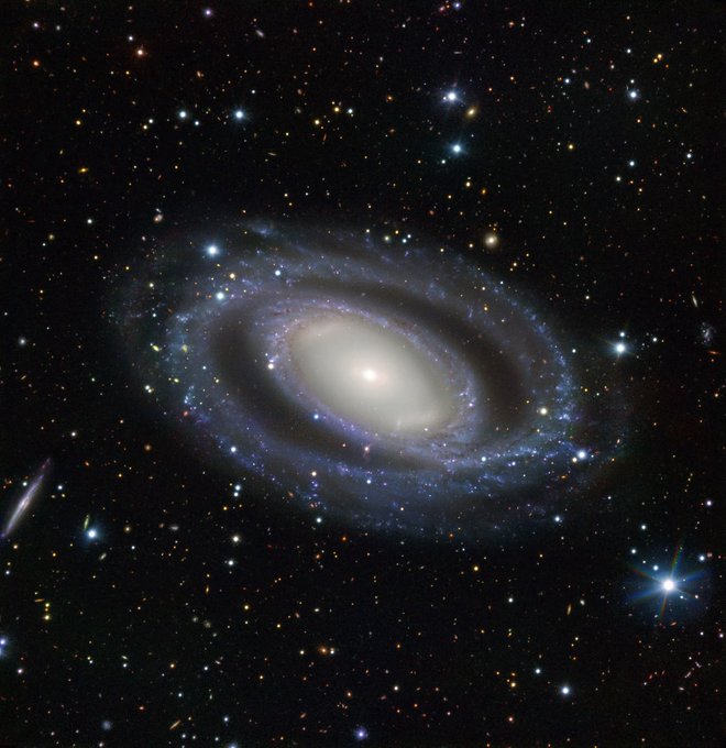 konstructivizm's tweet image. NGC 7098
Constellation: Octans
Distance: 95 millions light years

NGC 7098 is a doubled barred spiral galaxy located about 95 million light-years away.

Credit: ESO