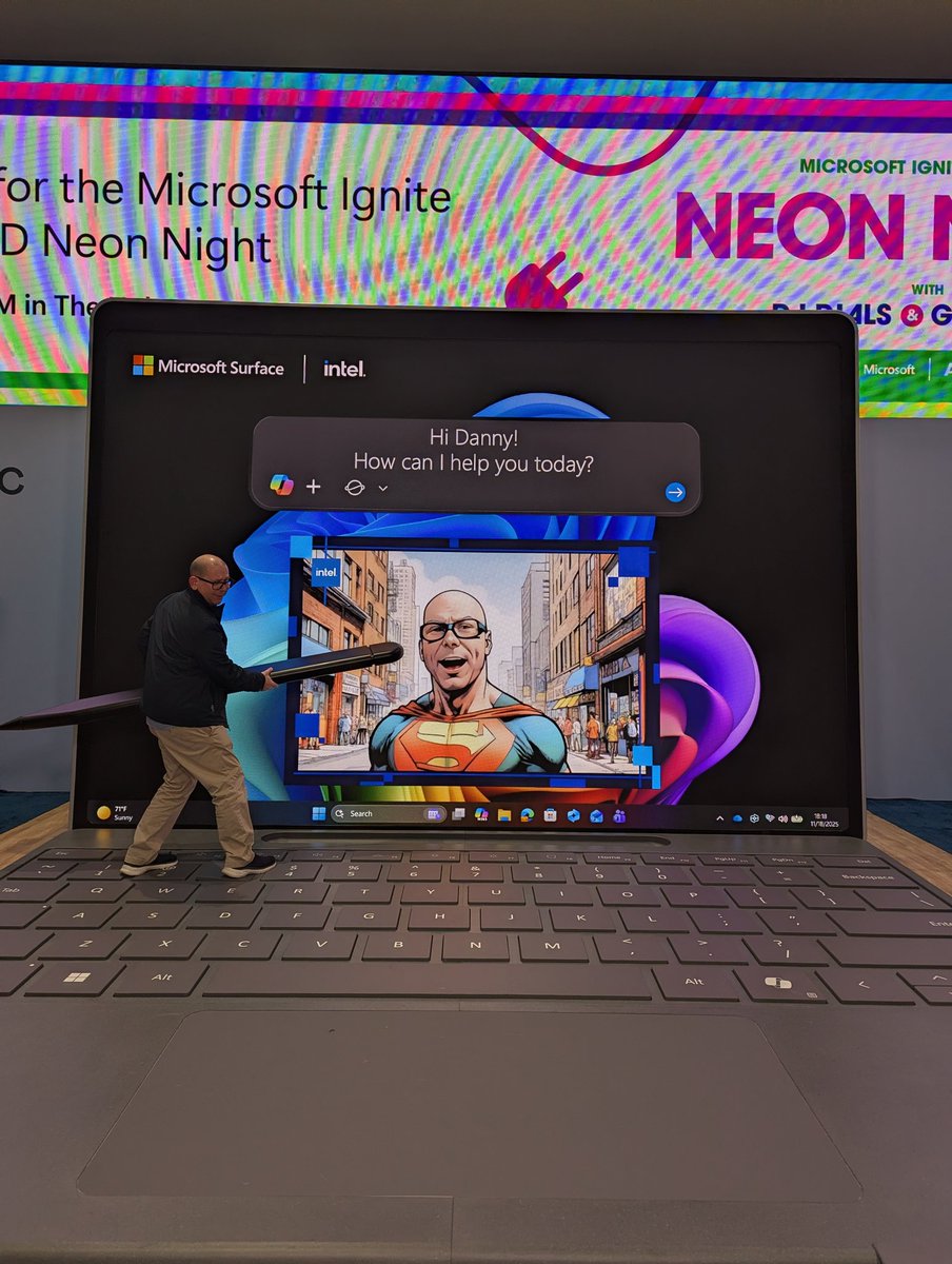 DannyInSpecs's tweet image. Yikes and away at #msignite
#SurfaceforBusiness
#IntelInside