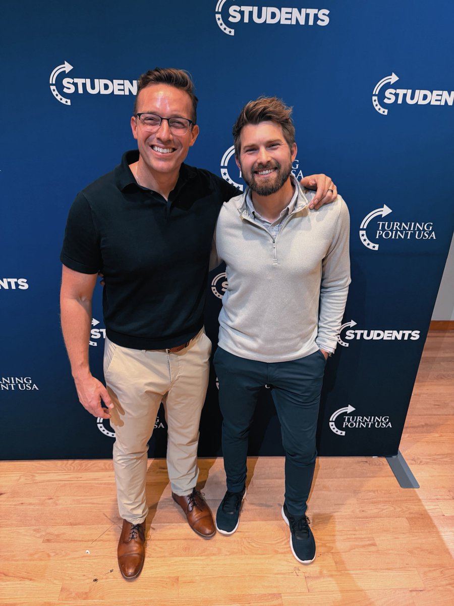 mattvanswol's tweet image. You’ll never guess who I met tonight!