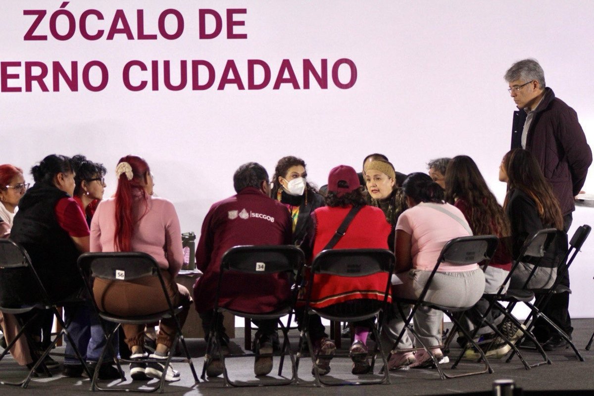 SAPCI_CDMX's tweet image. La #JefaDeGobierno, @ClaraBrugadaM, junto con el equipo de la #SAPCI y nuestro titular @tomaspliegoc, estuvieron en el Zócalo de Gobierno Ciudadano para atender de forma directa las solicitudes y propuestas de las y los capitalinos en la #CapitalDeLaTransformación.