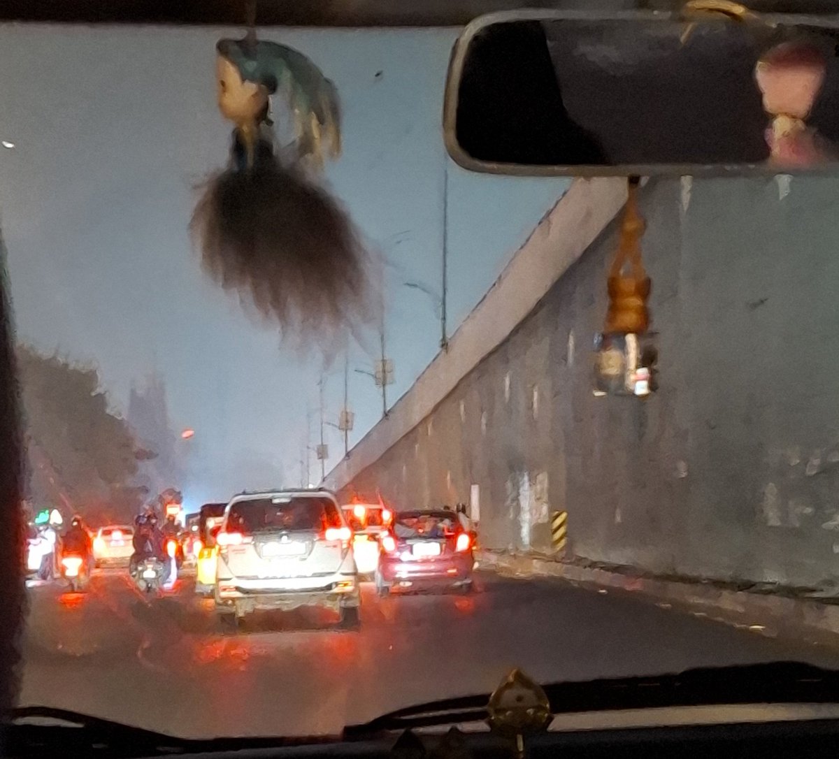 jvidyasagar's tweet image. Street lights were not working last night. 
1. Airport flyover
2. Kauveey hospital stretch
3. Kamakshi Hospital flyover .

Why?