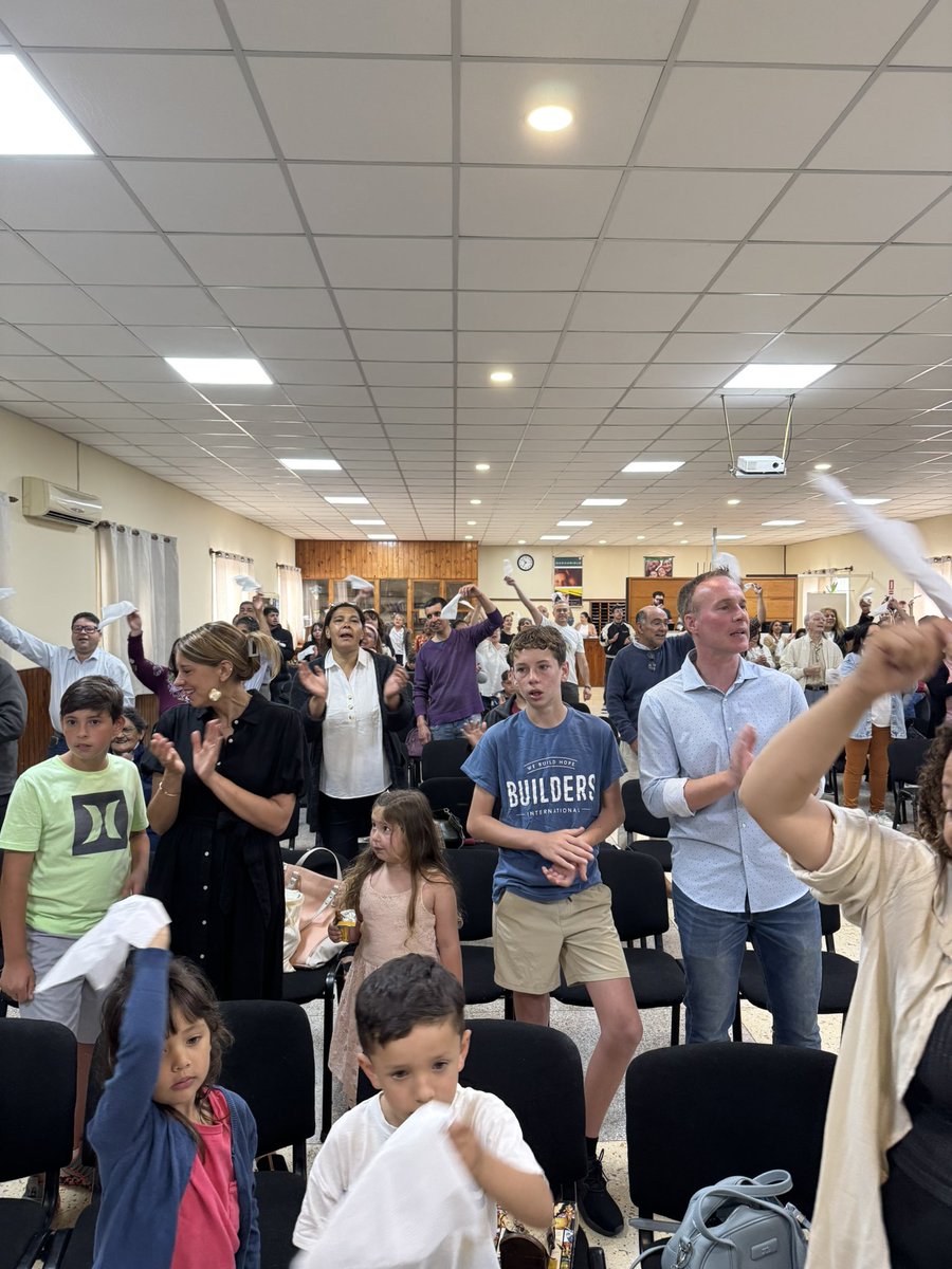 altongarrison's tweet photo. Training leaders in Uruguay. Acts 2 Journey. 
#globalchurchhealth https://t.co/LbeyKb539E