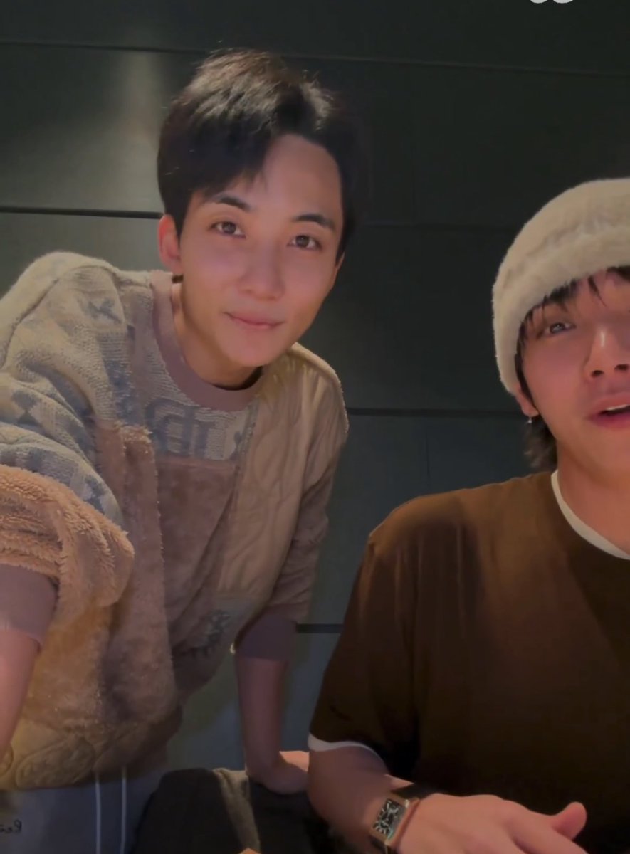 coupzikyeom's tweet photo. the category is: nakisali sa live ng jowa https://t.co/Lvw0NEruSK
