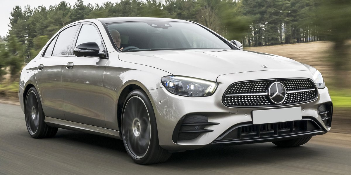 yourtechguyyy's tweet image. Oh nice, I feel the very latest Mercedes is just big screens 

But I prefer first gen MBUX which is like 2018-2022 — this gen is perfect balance, clean interior

Image 1 and 2: A Class hatch W177
(2018-2022) pre facelift 

Image 3 and 4: E Class sedan W213 
(2020-2024) facelift