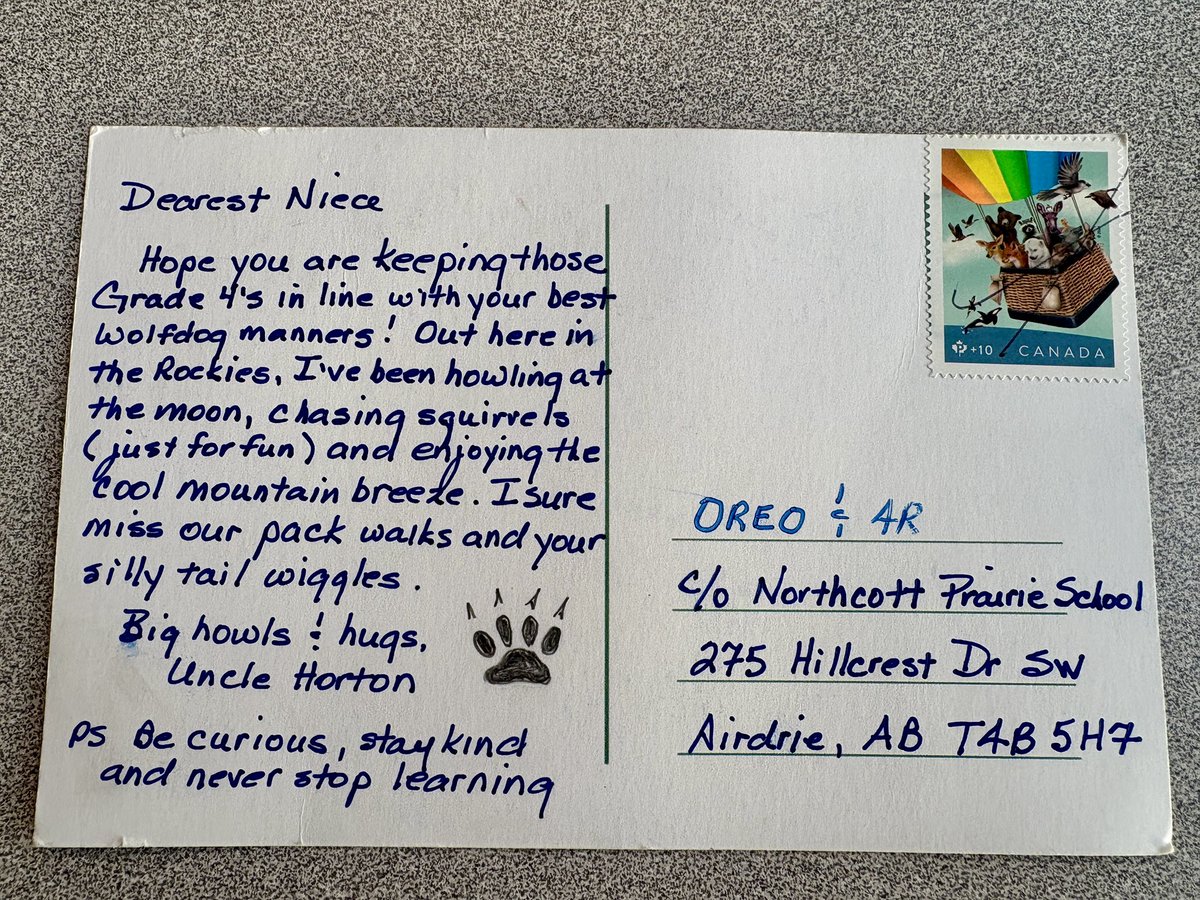 MrRussClass's tweet image. We’ve Got Mail! ✉️💌📫📬

Our class mascot, Oreo the WolfDog, got a postcard from her Uncle Horton at the @YamnuskaWDSanct today! 

#WhereIsOurClassWolfDog🖤🩶🤍🐺