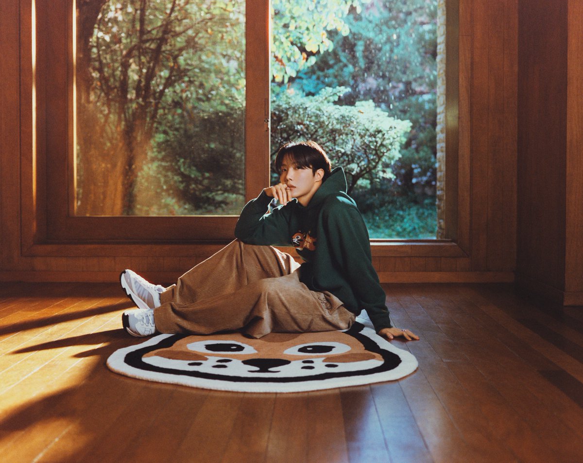 HYBE_MERCH's tweet image. j-hope x HUMAN MADE &apos;HUMAN HOPE&apos; Collection 

🐿️ 상품 미리보기 : go.weverse.io/qt3S/vxax9jf8
📅 판매 오픈: 2025.11. 22.11AM (KST)
📍 @weverseshop

#jhope #제이홉 #HUMANMADE #HUMANHOPE