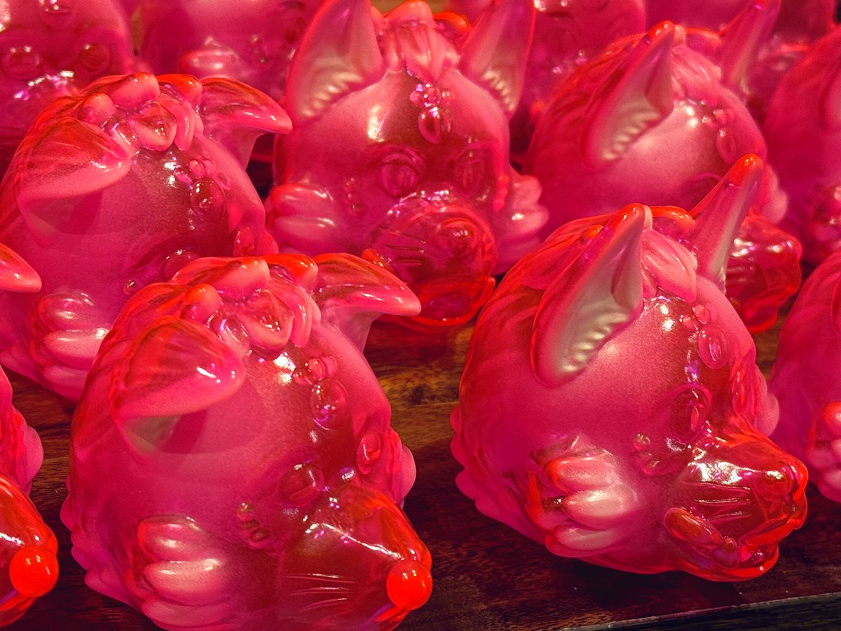 83torch's tweet image. #パペットルベロ 🐶🐶🐶
大量の頭部パーツを塗っていきます💪✨
先ずは白い毛並みを塗りました。
次に目鼻など細かいパーツを塗り分けていきます。
#TTEW