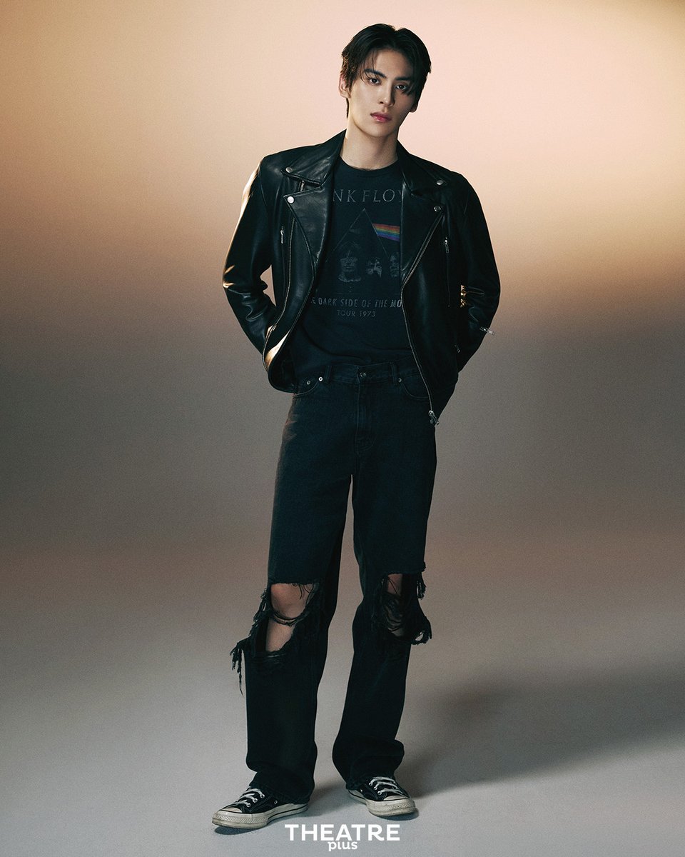 theatreplus_twt's tweet image. [인터뷰🎙] 열 번째 시즌으로 돌아온 뮤지컬 &amp;lt;#렌트&amp;gt;가 올겨울 또 한번 사랑으로 물들입니다! 11월호는 이번 시즌 로저 역으로 새롭게 합류한 배우 유태양을 만났는데요🎸 작품의 메시지처럼 주어진 청춘을 충실하게 살아내고 싶다고 말하는 그의 이야기를 전합니다.
-
📲 blog.naver.com/theatreplus/22…