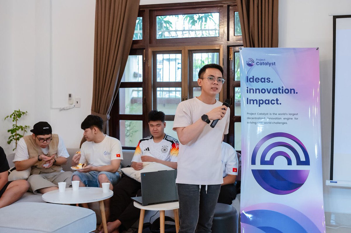 VietnamCardano's tweet image. 4/🗳️ Catalyst Overview
The organizers presented Project Catalyst @Catalyst_onX  Fund15, covering proposal categories, submission workflow, community voting, and opportunities for builders to receive funding support.
Catalyst continues to be one of the strongest channels…