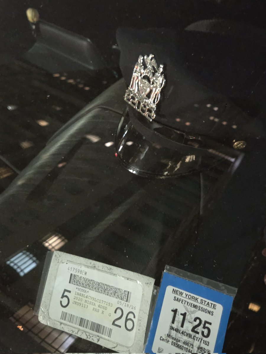 placardabuse's tweet image. These cars were illegally parked in a No Stopping zone.

They didn&apos;t even have a placard.

One was using a #FancyHat and the other threw some crumpled up #NYPDlaundry on the dashboard.

This #CultureOfCorruption is sloppy.