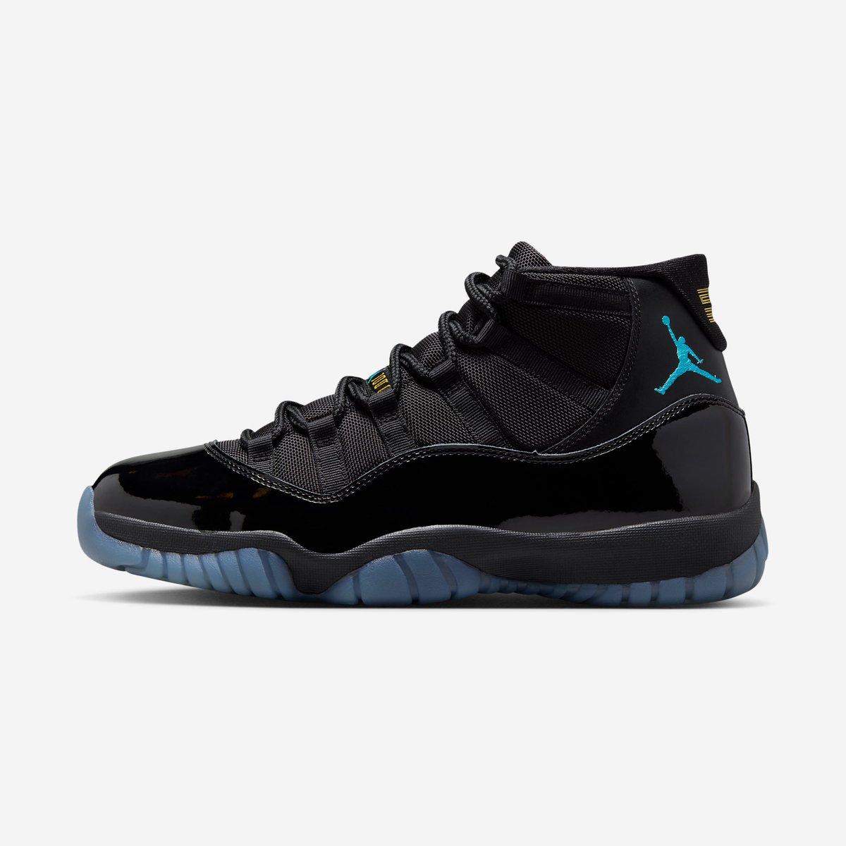 zSneakerHeadz's tweet photo. 2025 “Gamma” Air Jordan 11 official images loaded 👀👀🔥🔥 https://t.co/kLi7ffclwN