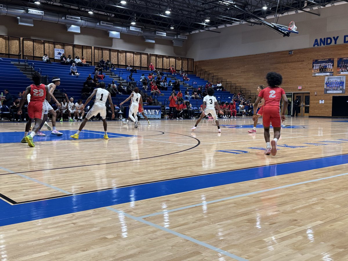 SpringISDAthl's tweet image. Dekaney boys basketball is in action tonight! 🏀Let’s go Wildcats! @Dekaneywildcat