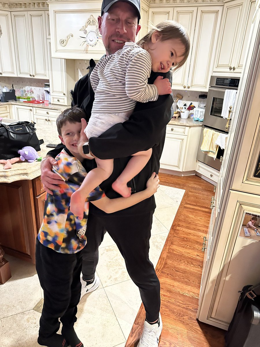 Ryan D Leaf tweet media