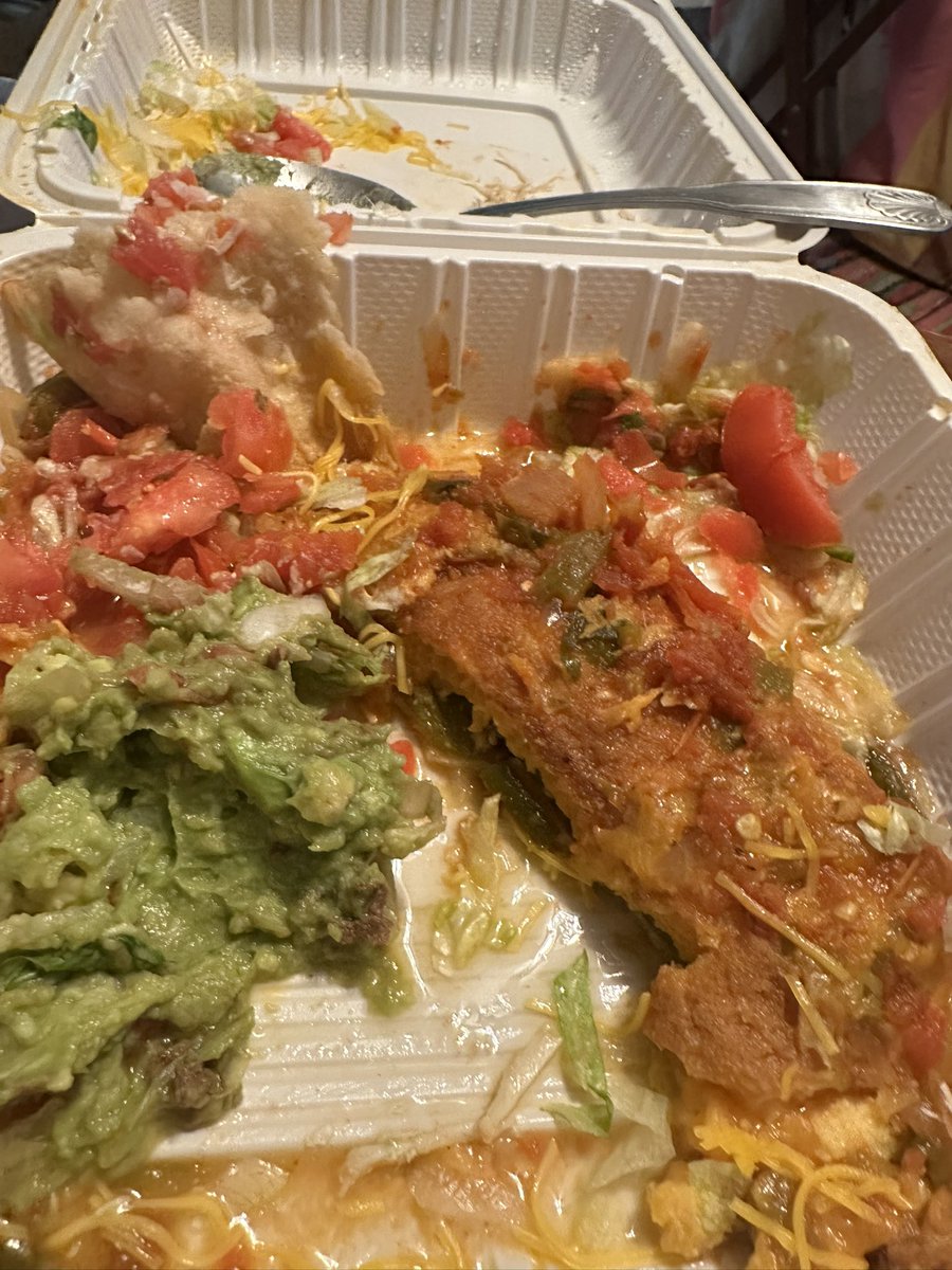 goRubenRuben's tweet photo. @GovPressOffice Oralè Resisters
Happy Tacos Tuesday:
I’m sorry the Taco didn’t make it to the photo but half of the Chile Relleños did, it was delicious!
All the cheese and salsa!
Thank you Cows!
#NoCows #TacoTuesday #USDemocracy #DoorDash #ElTepeyac #ELA https://t.co/dviWax1Ekl
