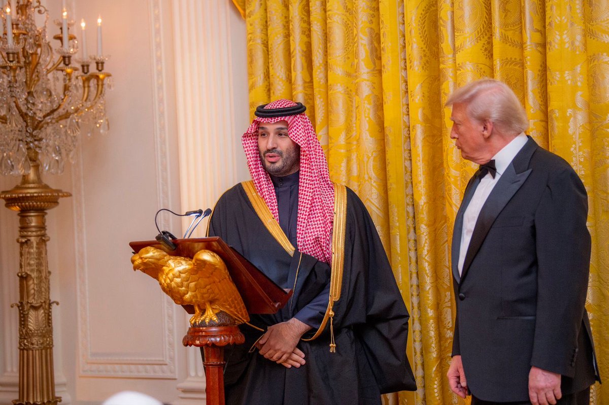 جانب من تشريف سمو سيدي #ولي_العهد لحفل العشاء المقام في البيت الأبيض.
#محمد_بن_سلمان_في_واشنطن
#MBSINUSA