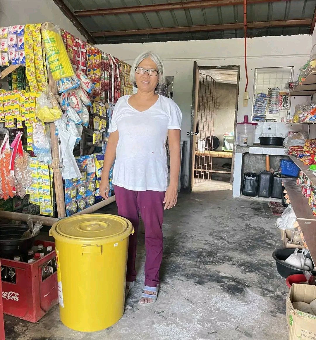 dswdfo6's tweet photo. Dating 4Ps PL patuloy pa rin ang serbisyo bilang presidente ng SLPA 

Testimonya ni Rosanna Daria Forro
Presidente ng Abong SLP Association
Dating 4Ps Parent Leader
@dswdserves

https://t.co/hTneUo13AL

#BawatBuhayMahalagaSaDSWD https://t.co/kfO3GnrfOE