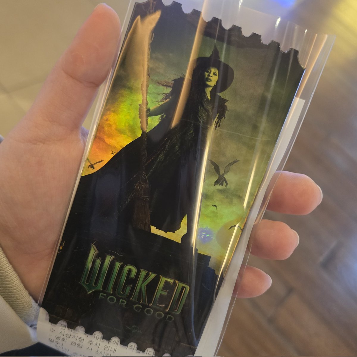 byo0114's tweet image. 위키드 포 굿 조조로 갈긴 후기
&amp;gt;파트 1보다 개연성 떨어짐
&amp;gt;노래진짜많음
&amp;gt;평론가 후기 oh they fuck이 사실임
&amp;gt;근데 포 굿 하나로 이 영화를 볼 가치가 있음 거기서 오열함
&amp;gt;엘파바랑 글린다가 서로 사랑을 함 공식임
&amp;gt;도로시 배우 나온다해서 기대했는데 안나옴
&amp;gt;쿠키 없음