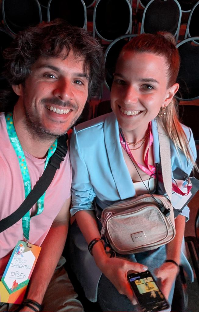 PabloSabbatella's tweet photo. Gran parte del éxito de Devconnect es por esta crack! 🙌 https://t.co/OnUkY6AKDJ