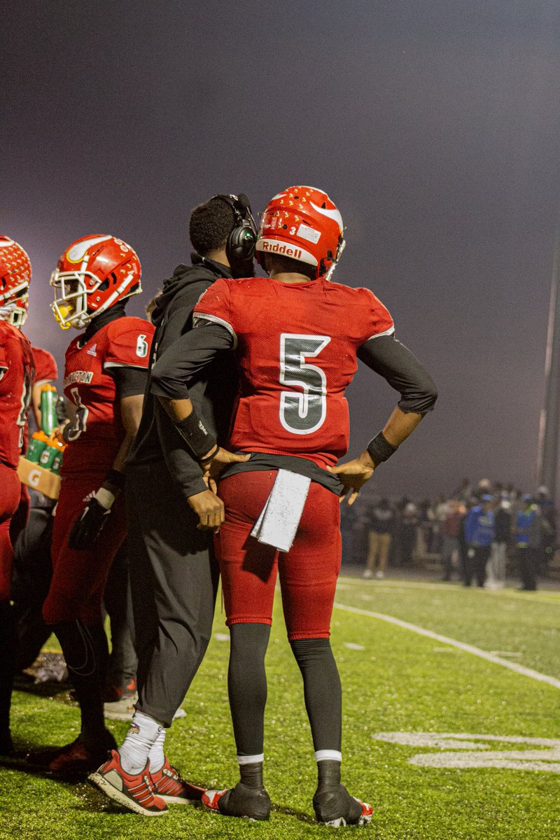 Had A great Senior Season can’t wait to see what this next chapter has in store!!!
Still looking for a 🏡 
Coaches my DMs are open!!!
Phone # (513) 413-0037
hudl.com/video/3/167978…
