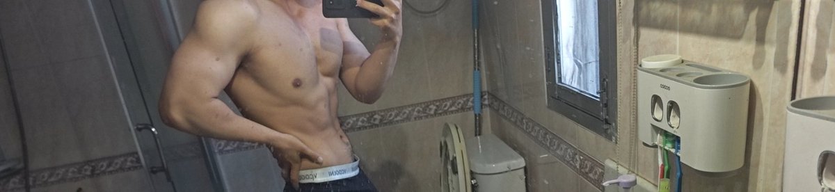 半夜偷吃双层吉士堡 tweet media