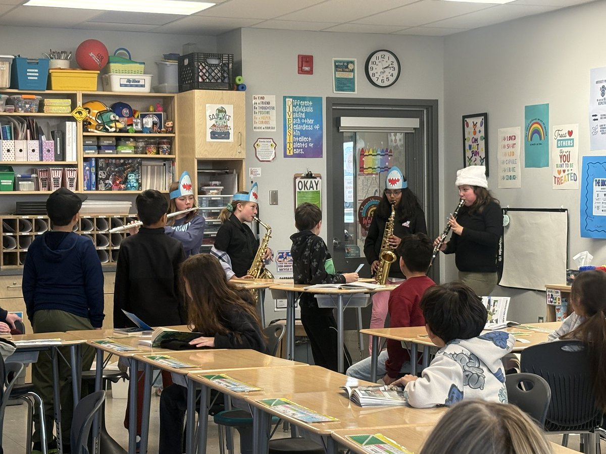 MrRussClass's tweet image. Nothing like a grade 6 band flash mob to end the day! 

dun dun… dun dun…. dun dun dun dunnnnnnnnnnnnn!